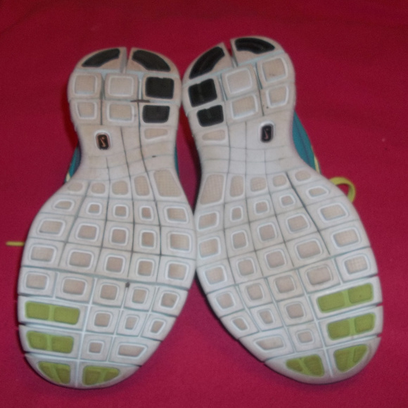 * SOLD * Women's Nike Free 5.0 Runners Size 7 - Picture 7 of 8